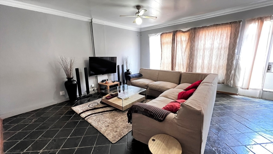 9 Bedroom Property for Sale in Waverley Free State